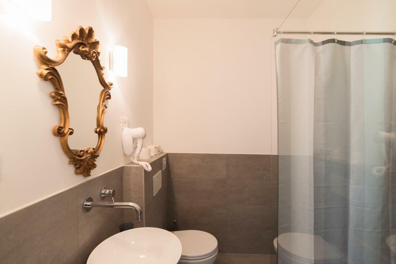 Guest House 2* Rom